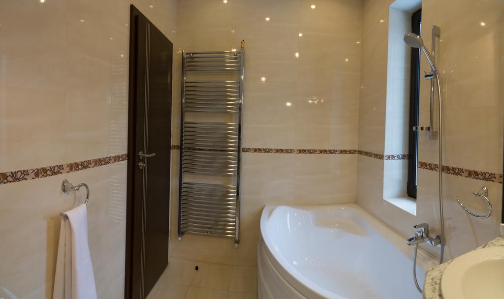 Thuild - Your World Of Leisure Târgu-Mureş Εξωτερικό φωτογραφία